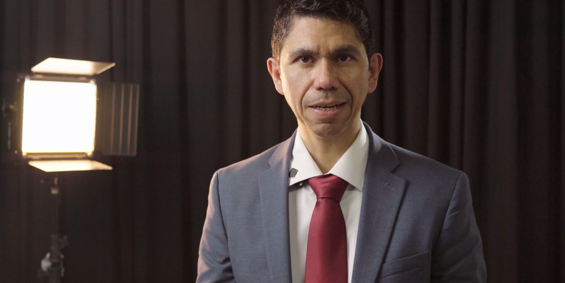 Luis Amador confirma que personas a cargo de su campaña han intentado boicotearla