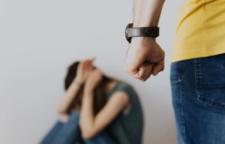 Salud: Alcoholismo, estrés económico y desempleo agravan la violencia doméstica durante 2025