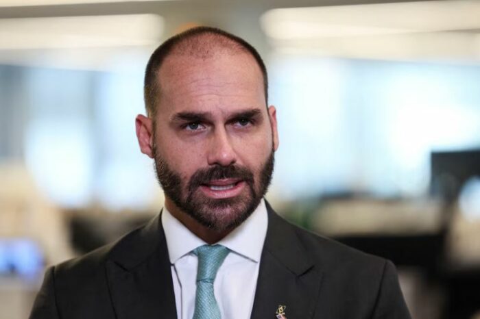 La Policía de Brasil ordenó el “regreso inmediato” de Eduardo Bolsonaro, el hijo del ex presidente que está en Estados Unidos