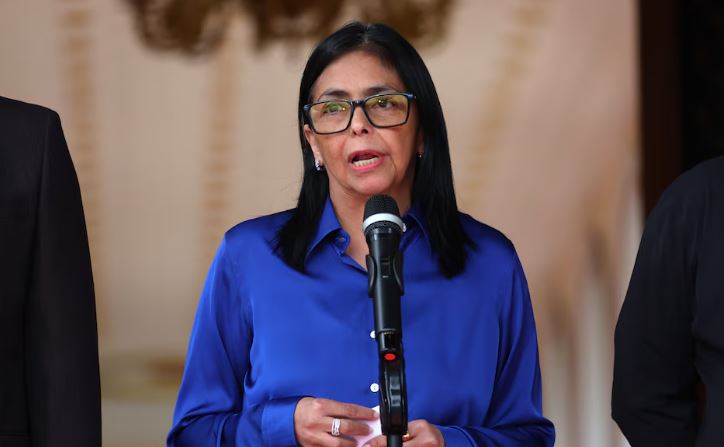 Delcy Rodríguez dijo que no tiene “temor alguno” a encarar las diferencias con EEUU y confirmó que dialoga con el Gobierno de Trump