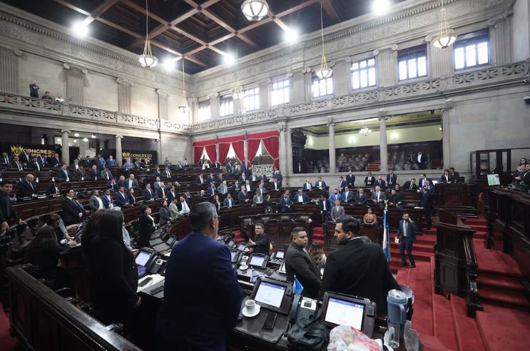 El Parlamento guatemalteco avala estado de sitio decretado por Bernardo Arévalo para responder a violencia