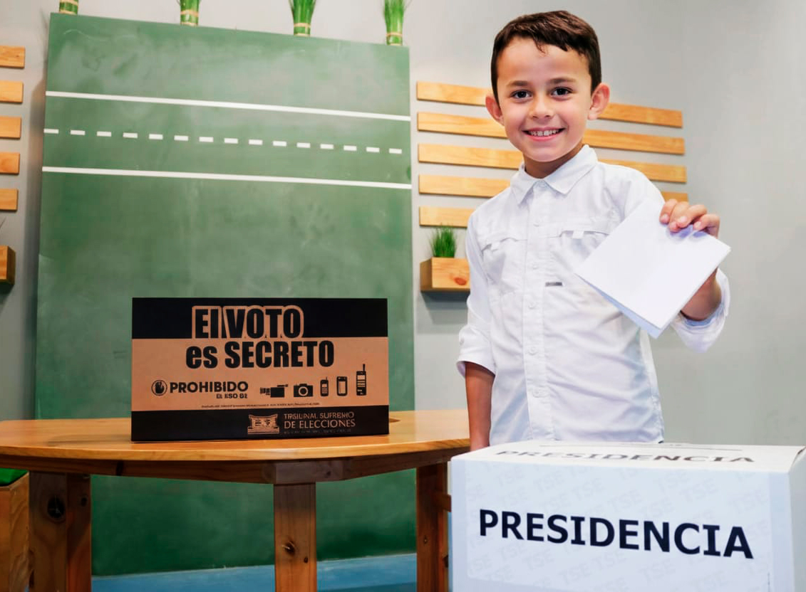 Elecciones infantiles: Instituciones y empresas habilitan espacios para que menores voten