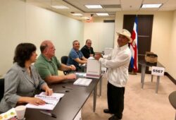 Ticos que votan en el extranjero llaman a derrotar al abstencionismo