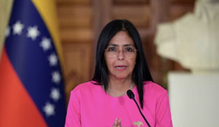 El Tribunal Supremo de Justicia del régimen de Venezuela ordenó que la vicepresidenta Delcy Rodríguez asuma como presidenta interina