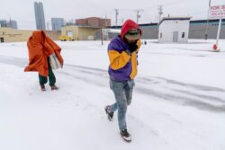 Más de medio millón de personas están sin electricidad por la ola de frío extremo en Estados Unidos