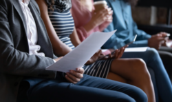 Cantidad de personas fuera de la fuerza de trabajo aumentó en casi 90 mil en un año