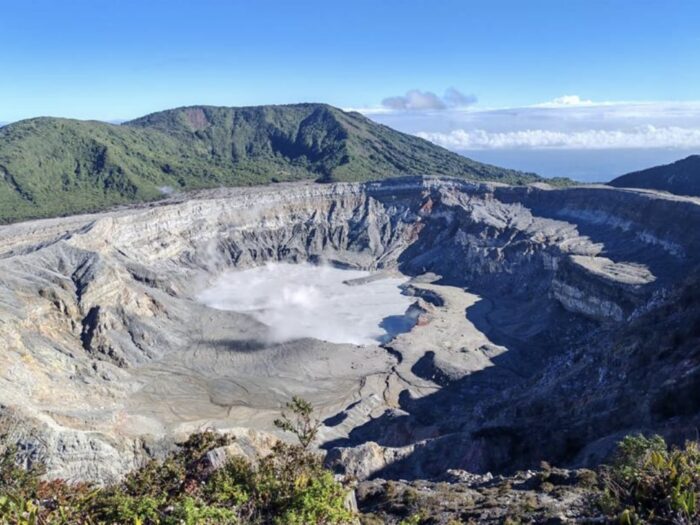 Volcán Poás reabre este lunes tras cierre por falta de acceso