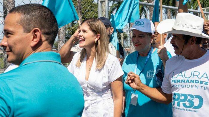 Laura Fernández aseguró tener un compromiso con comunidad evangélica durante gira de campaña