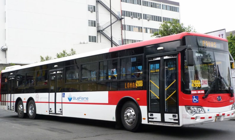 Solicitan aumento de ₡60 en pasaje de bus entre San José y Pavas