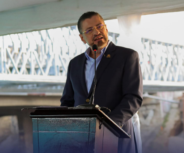 Rodrigo Chaves afirma que va a entregar la banda presidencial con una “sonrisa enorme”