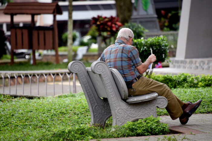 Adultos mayores piden mejores pensiones y un nuevo hospital al próximo gobernante