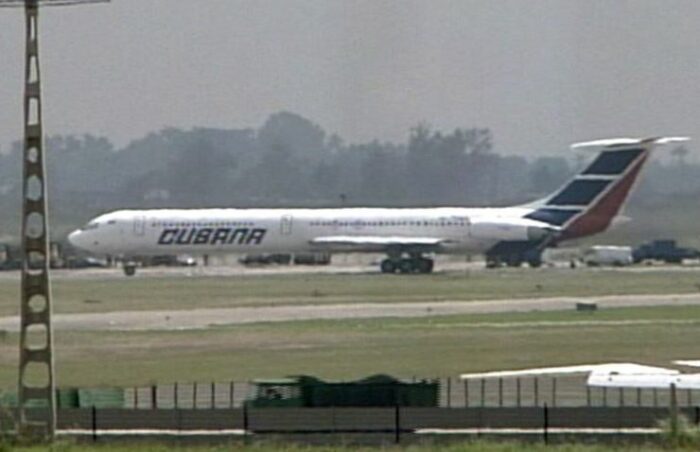 Cuba informó a las aerolíneas que a partir del lunes se queda sin combustible para aviones