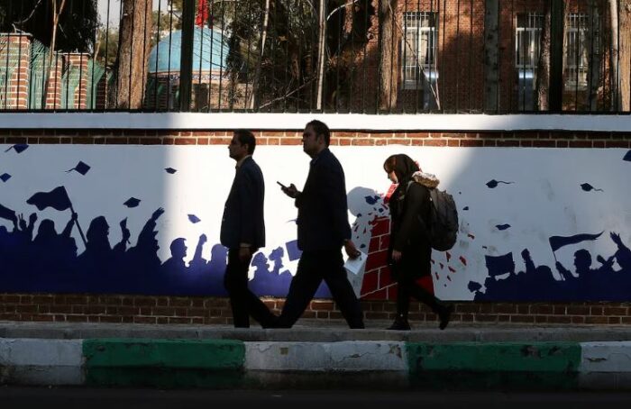 Estados Unidos recomendó a sus ciudadanos abandonar Irán inmediatamente o buscar refugio