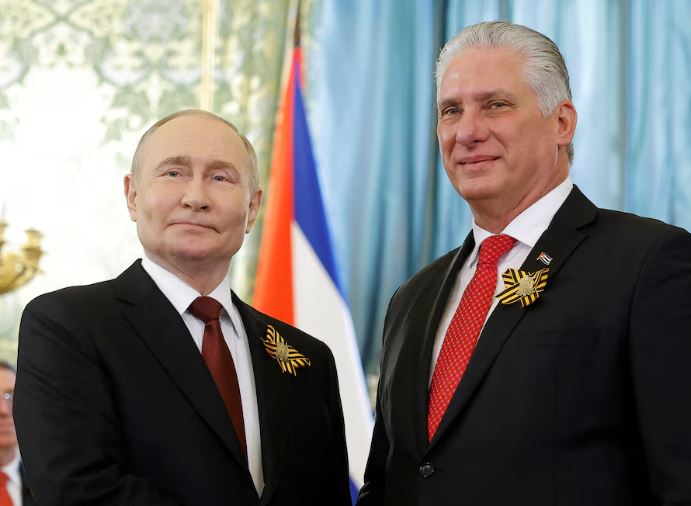 Rusia recomendó a sus ciudadanos no viajar a Cuba y evalúa enviar petróleo para ayudar a la dictadura castrista