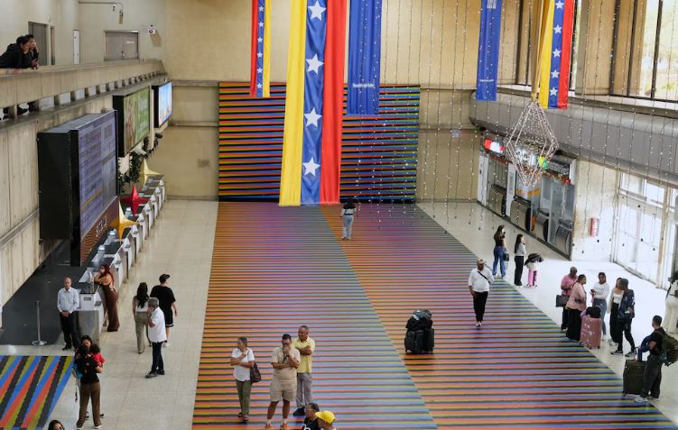 Aterrizó el primer vuelo desde Europa en Venezuela tras la caída de Nicolás Maduro
