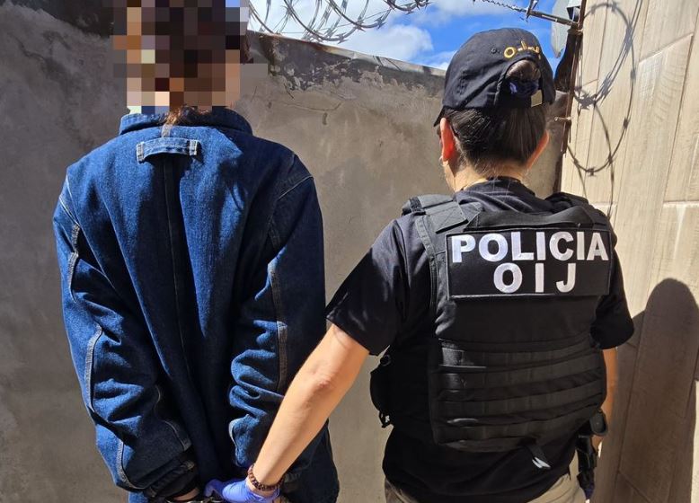 Detienen a mujer sospechosa de amenazar a presidenta electa por medio de redes sociales