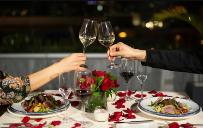 Restaurantes piden reservar con tiempo ante celebración del Día el Amor y la Amistad