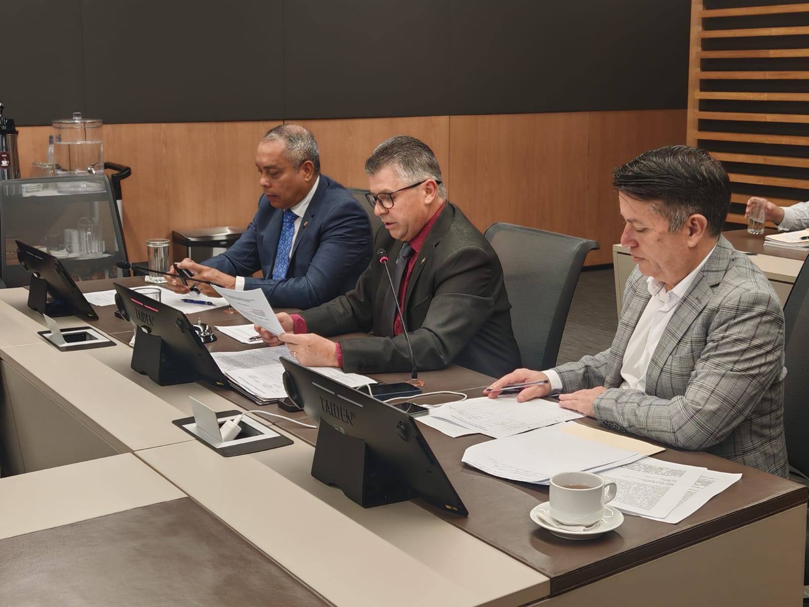 Proponen reforma que limitaría la cantidad de mociones que pueden presentar los diputados