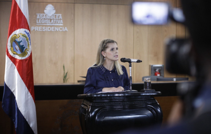 Laura Fernández planteó que diputados sesionen más horas para avanzar con proyectos de Ley