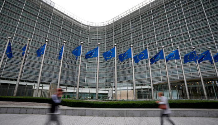 La Unión Europea pidió a EEUU que respete el acuerdo comercial alcanzado el año pasado tras la subida de aranceles de Trump