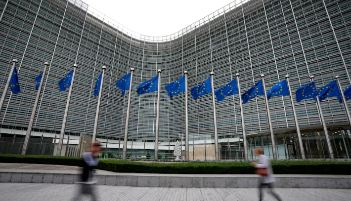 La Unión Europea pidió a EEUU que respete el acuerdo comercial alcanzado el año pasado tras la subida de aranceles de Trump