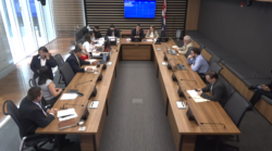 Avanzan dos reformas que endurecen reglas contra la beligerancia política