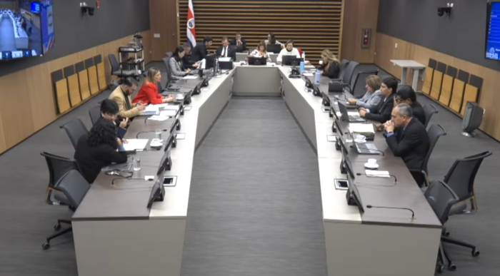 Comisión investigadora de la CCSS termina dividida: Informes chocan sobre responsabilidades políticas