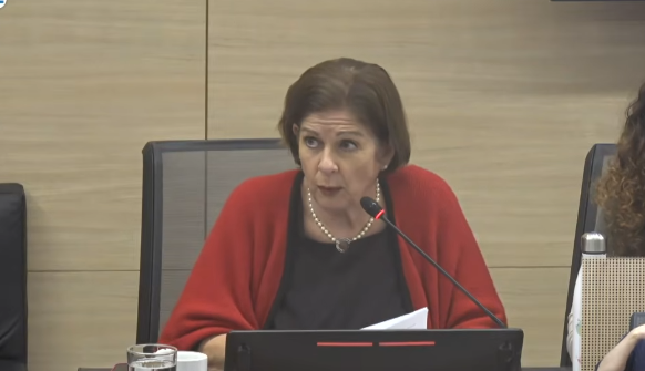 Pilar Cisneros ve como “sacada de clavo” intención de acelerar plan que elimina pensión de expresidentes