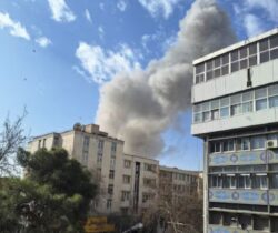 Decenas de iraníes se movilizaron en Teherán para volver a exigir libertad tras la muerte de Khamenei