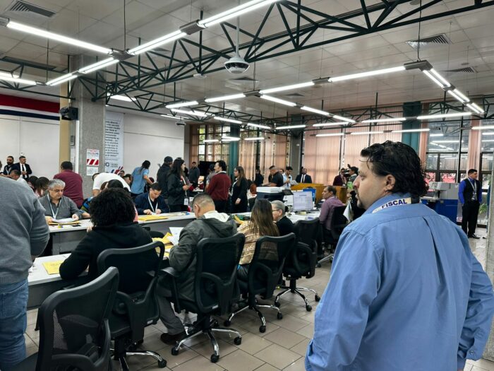 ¿Cómo avanza el proceso de escrutinio de votos en el TSE?