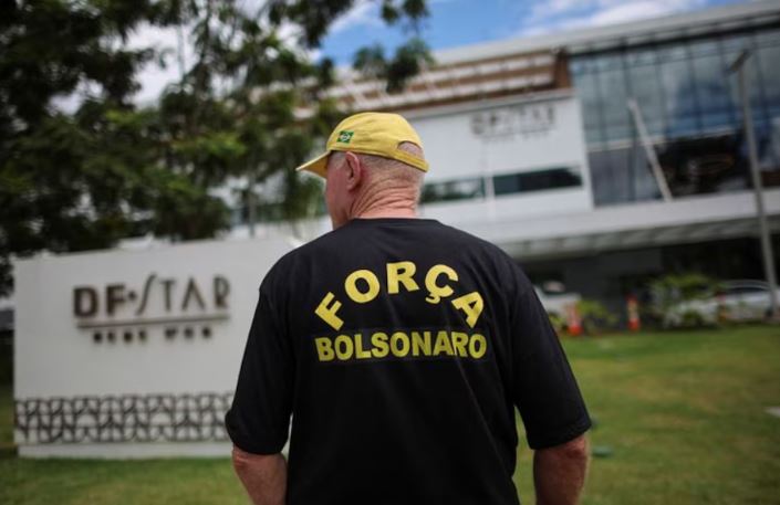 Jair Bolsonaro dejó la terapia intensiva y fue trasladado a una habitación en el hospital DF Star de Brasilia