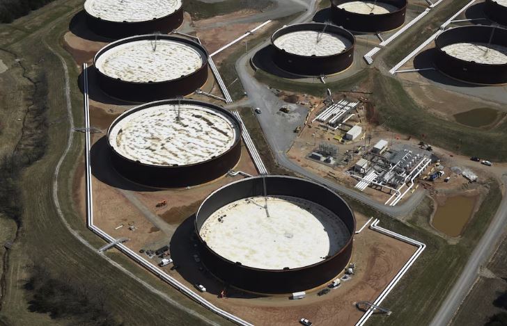 La AIE anunció la mayor liberación de reservas de petróleo de su historia: 400 millones de barriles