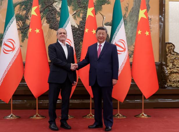 China respaldó al régimen de Irán, su mayor proveedor de petróleo: “Ormuz es un canal importante para los bienes y la energía”