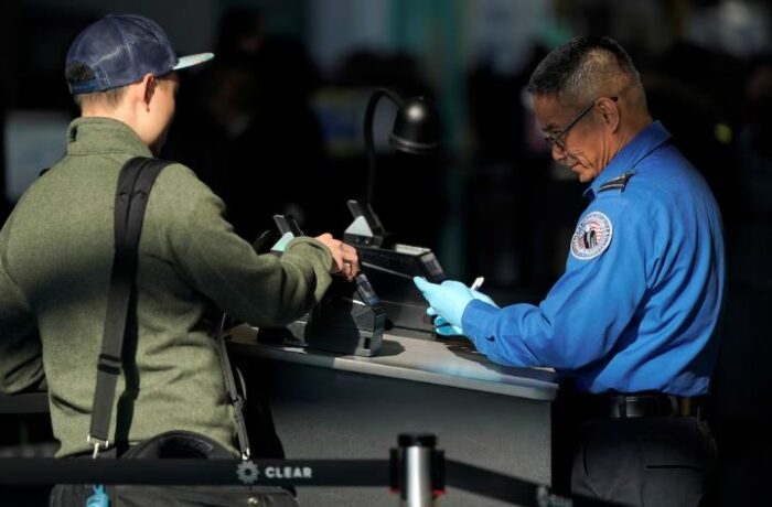 Algunos aeropuertos de Estados Unidos podrían cerrar debido a que los trabajadores de la TSA no están recibiendo sus salarios