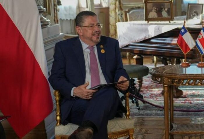 Presidente Chaves dice que ‘aprecia’ ayuda contra el narcotráfico ante consulta sobre intervención militar de EE.UU.