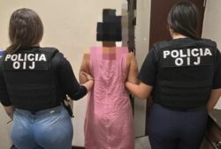 Detienen a sospechosos de amenazar a Rodrigo Chaves y a Laura Fernández