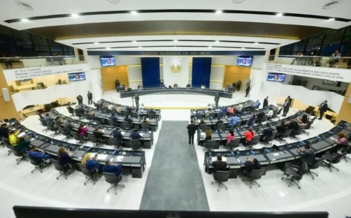 Diputados en El Salvador aprueban reforma para imponer cadena perpetua a homicidas, violadores y terroristas