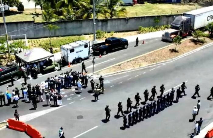 Instalan escáner para detección de drogas en puesto fronterizo de Peñas Blancas