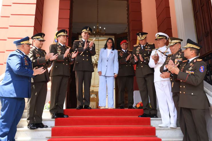 Delcy Rodríguez designó nuevos jefes en Aviación, Armada y Milicia y reconfiguró la cúpula militar venezolana