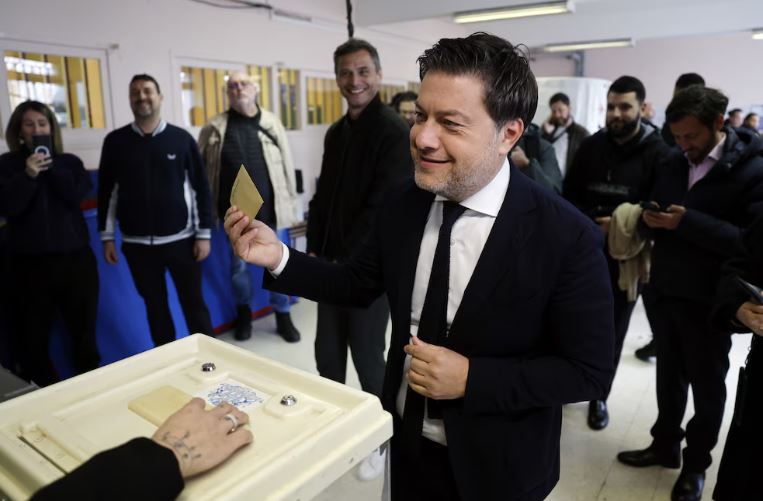 Elecciones municipales en Francia: el socialista Emmanuel Grégoire se impuso en París y la extrema derecha ganó Niza