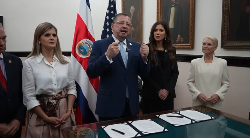 Costa Rica permitirá traslado de hasta 25 migrantes por semana tras acuerdo con Estados Unidos #NM935