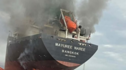 Un carguero tailandés fue atacado cerca del Estrecho de Ormuz: rescataron a 20 marineros y hay tres desaparecidos