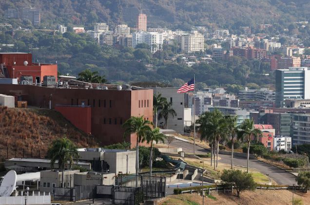 La embajada de Estados Unidos reanuda sus actividades en Caracas después de siete años