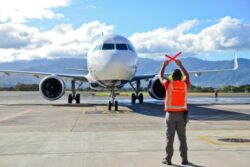 Llegada de turistas por la vía aérea incrementó 14% durante febrero