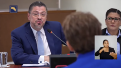 Presidente Chaves pide renuncia a Contralora Marta Acosta luego de que ella le pidiera ‘retractarse’