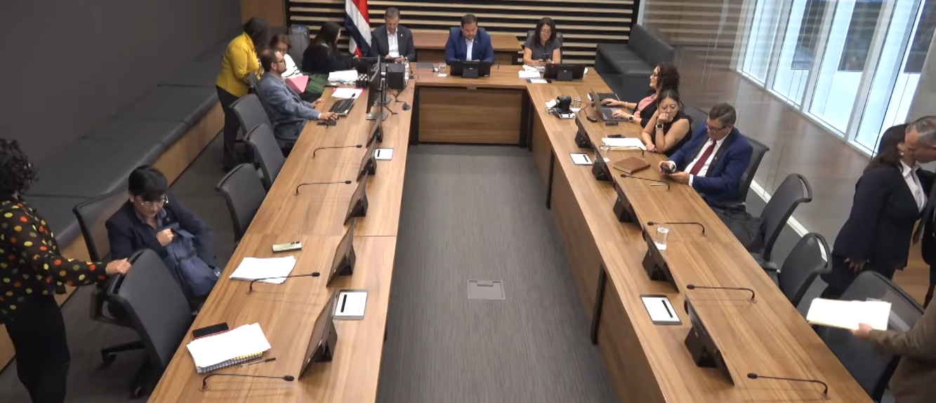 Avanza proyecto para sancionar “fraudes piramidales” con penas de prisión