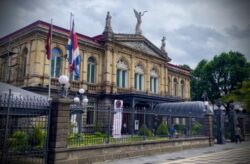 Diputados expresan indignación y piden a jerarcas asumir responsabilidades tras daños al Teatro Nacional