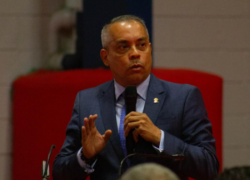 Diputado del PUSC suspende militancia ante investigación en comité de ética