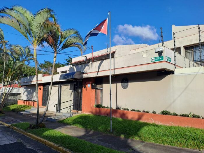 Régimen de Cuba califica decisión de Costa Rica de cerrar Embajada como arbitraria y adoptada bajo presión de EE.UU.