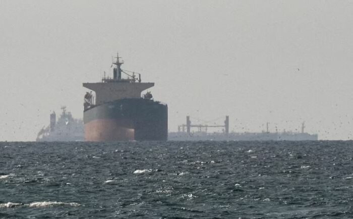 Primeros cruces de buques por el estrecho de Ormuz tras el anuncio de la tregua